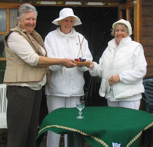 Elizabeth Schofield being presented with the Trophy